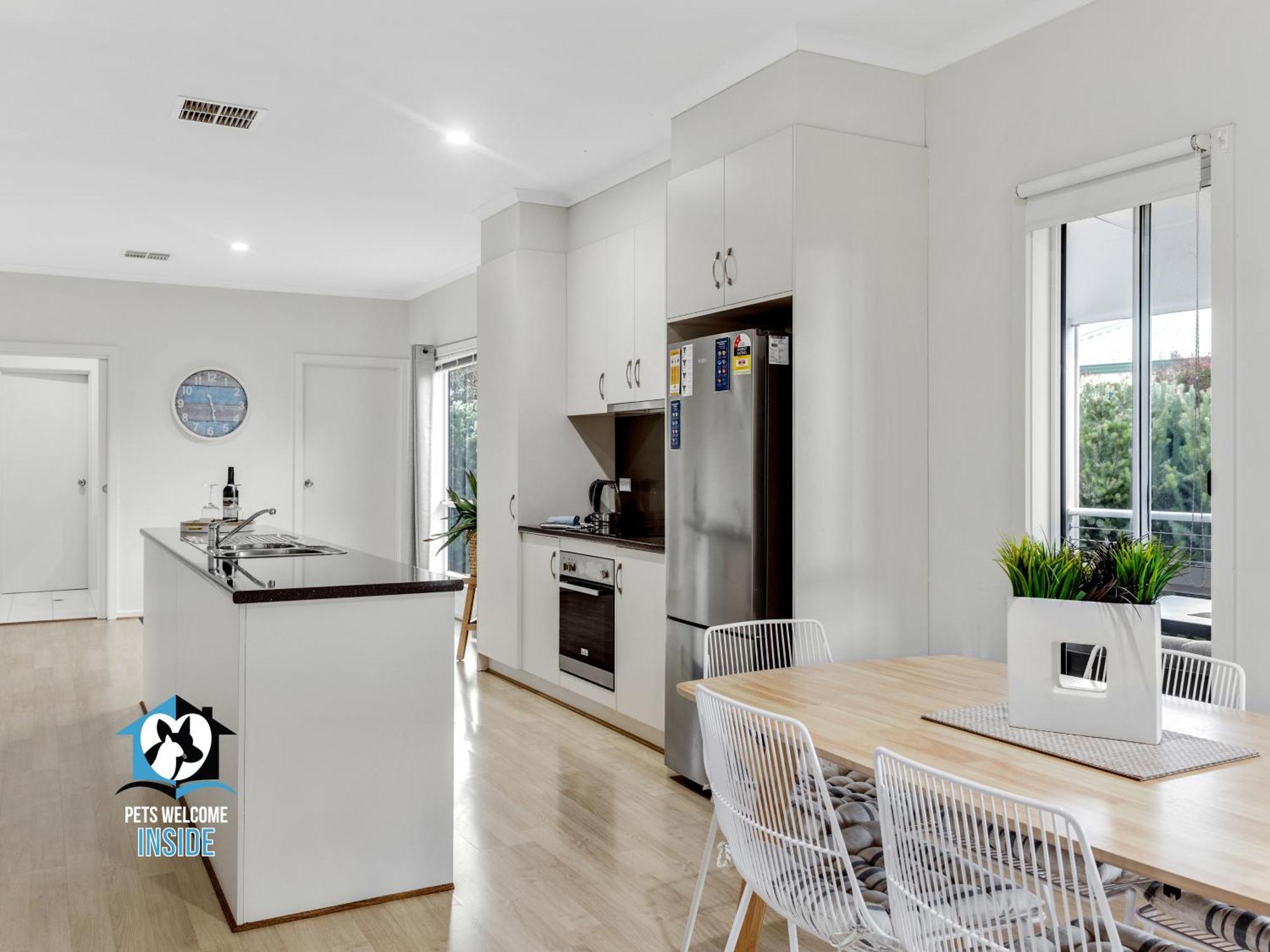 3br Contemporary With Sea Views *